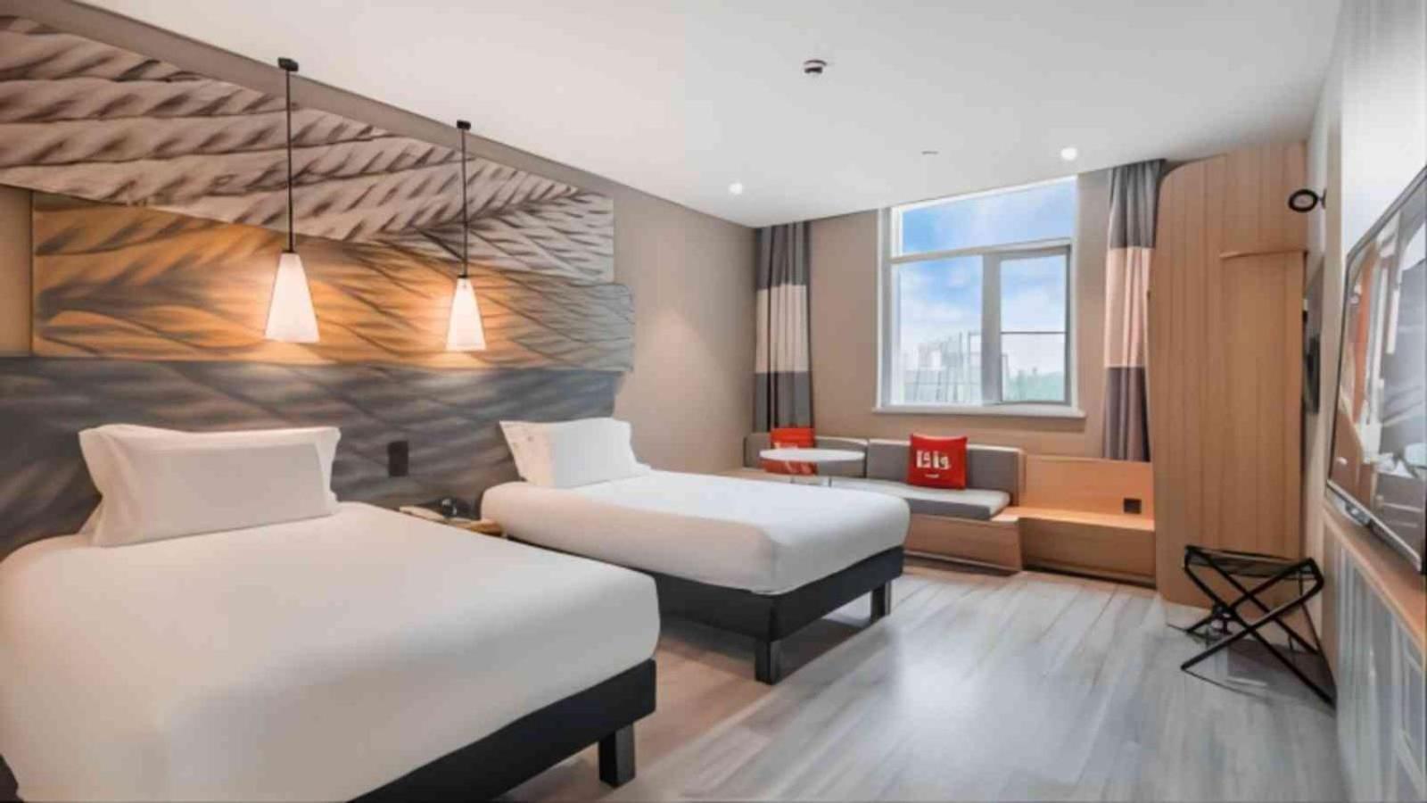Ibis Shanghai New Hongqiao Exterior photo
